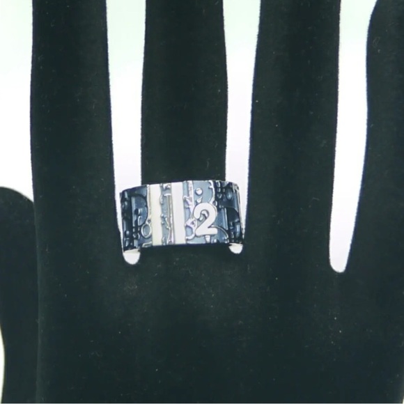 Christian Dior Trotter Logo Ring - Picture 7 of 8